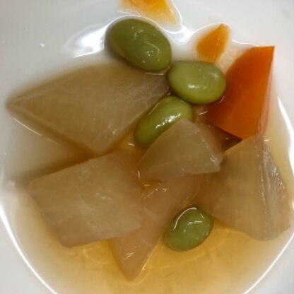 薄味でいいお味でした(^^)透き通っていて、見た目も褒められました(^^)冷凍枝豆を加えました。